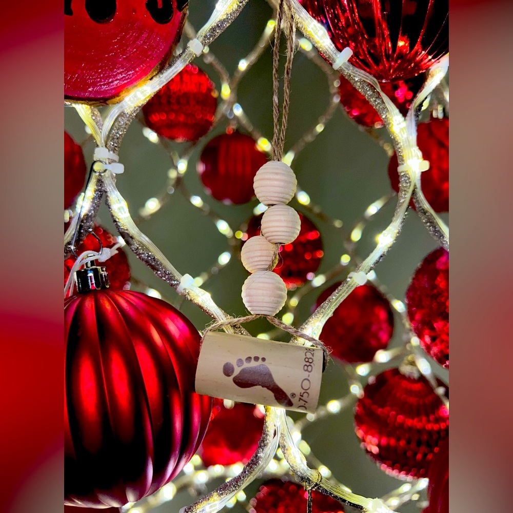 Bearfoot 🍷 wine cork ornament-
